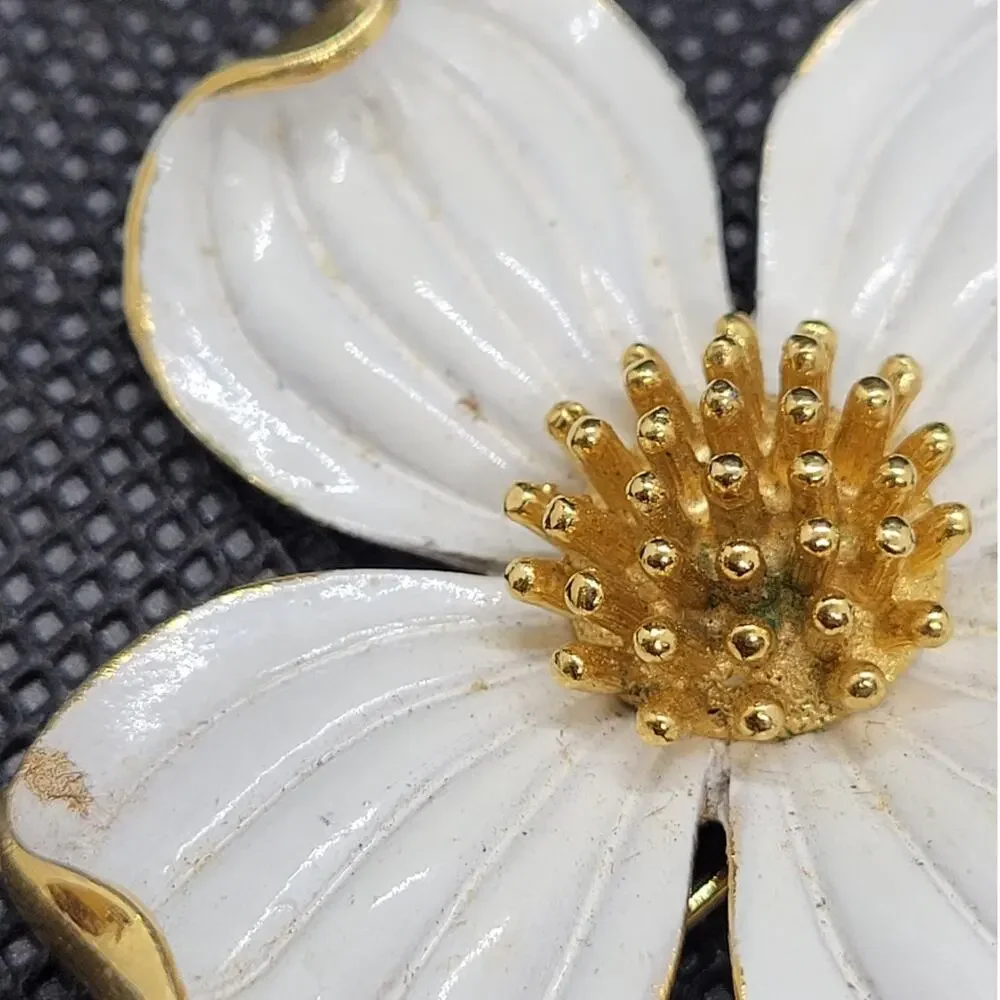 Charming Trifari Dogwood Pin Gold Tone White Enamel Cottagecore‎ Chic Accents